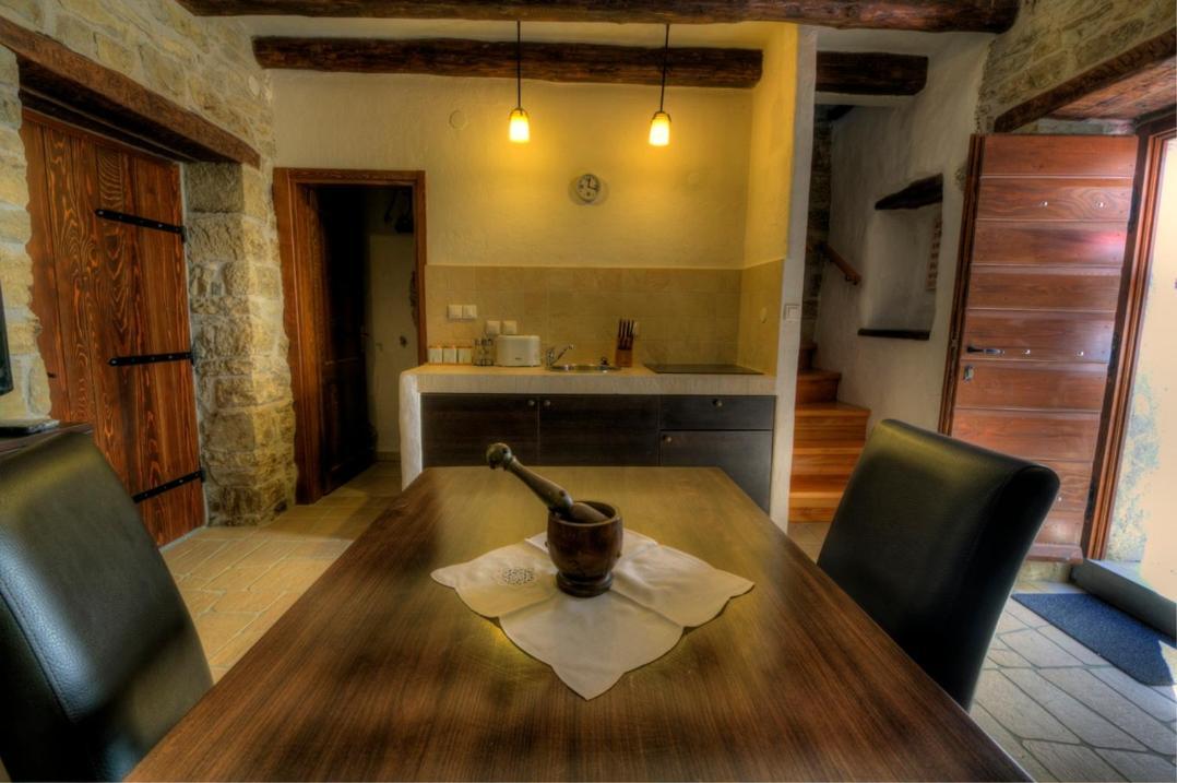 Traditional Stone House Kotli Бузет Екстериор снимка